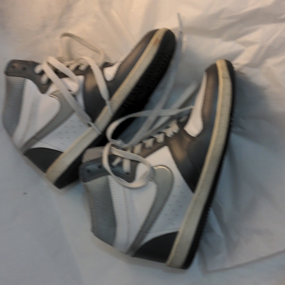 Nike Force Sky High White Silver 8 Wedge Sneakers 629746-103 - Picture 9 of 11